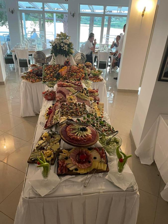 Garni Hotel Oblacinsko Jezero Oblacina Eksteriør bilde